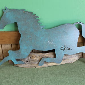 Rijline Metal Art Horse Rustic and Farmhouse Wall Hangings