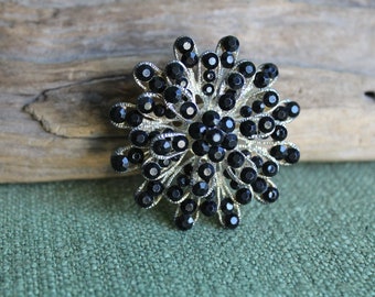 Black and Silver Floral Brooch Vintage Women’s Jewelry and Accessories Costume Jewelry