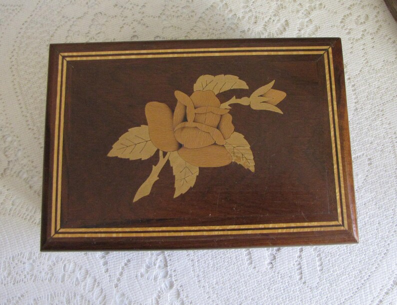 Jewelry Box Inlayed Floral Design Vintage Jewelry and Trinket Boxes Velvet Lined Wooden Boxes and Storage