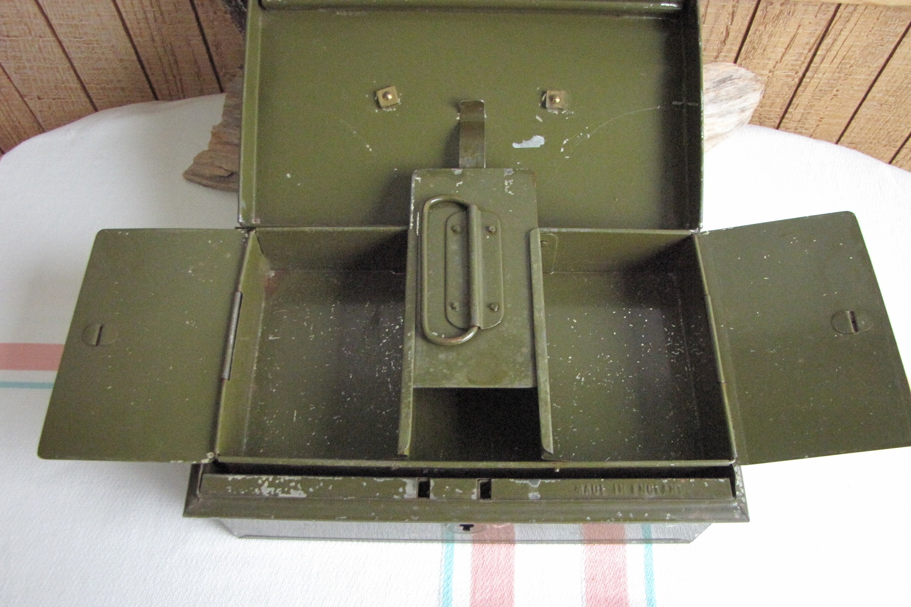 Metal Lunch Box Army Green Divided Tray Vintage War Time Lunchbox