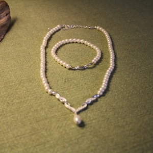 Vintage Avon Faux Pearl Necklace and Bracelet Set - Nina Ricci 1980s