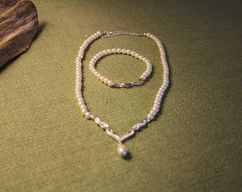 Vintage Avon Faux Pearl Necklace and Bracelet Set - Nina Ricci 1980s