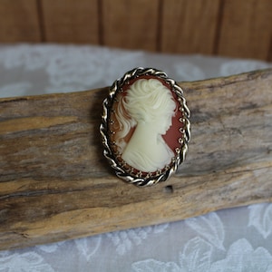 Cameo Brooch Rustic Setting Vintage Brooches Jewelry and Cameos