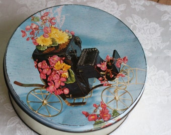 Large Tin Carriage Design Vintage Tins and Containers