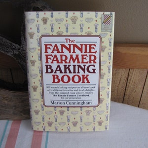 The Fannie Farmer Baking Book Marion Cunningham 1996 Illustrated by Lauren Jarrett Wings Books Publisher Vintage Cookbooks image 1