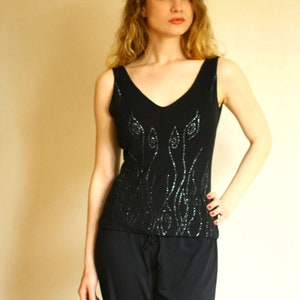 Vintage Damen Schwarz Top Floral Sparkly Print Abend Cocktail Top V-Ausschnitt V-Rücken - Größe Medium