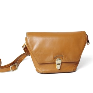 Vintage PICARD leather cross body bag, 80&#39;s 90&#39;s camel brown messenger handbag