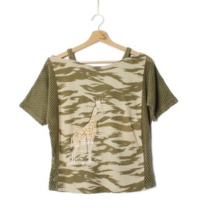 Top a rete vintage con applicazione giraffa, t-shirt Safari marrone anni '80 e '90 See Thru, top festival estivo a rete