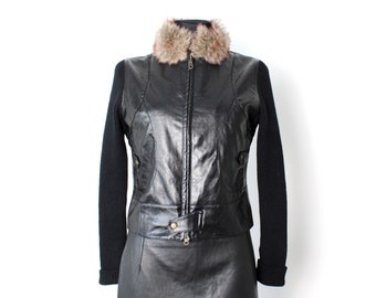 Giacca vintage in ecopelle corta con collo in pelliccia, cardigan con cappotto in pelle vegana con maniche lavorate a maglia Y2K
