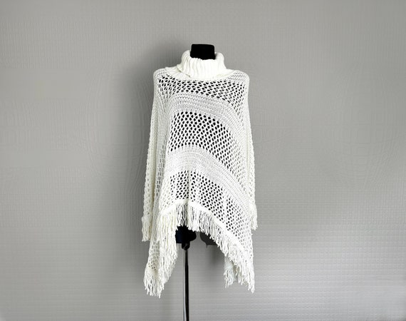 Vintage Weißer Strick Poncho, Rollkragen Fransen Poncho