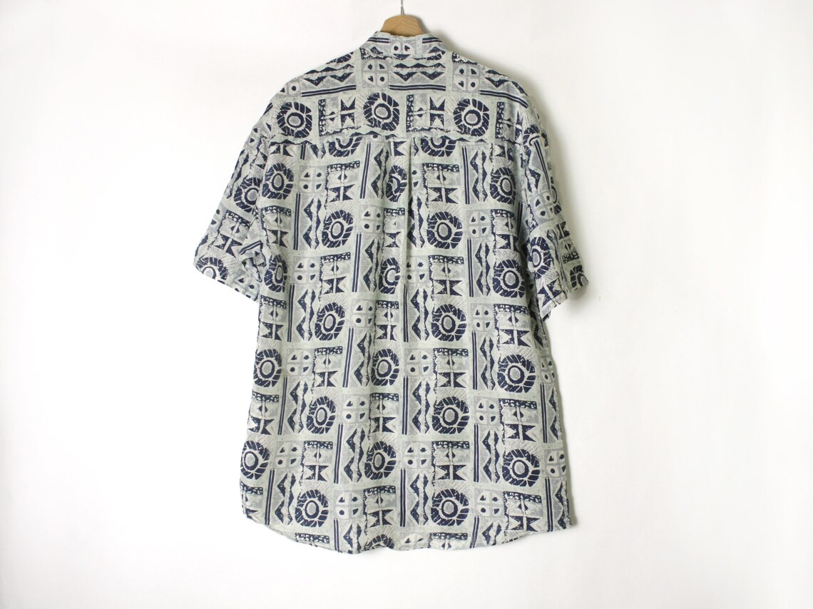 Vintage 90s Silk Abstract Print Shirt: Lightweight Boho Button-Down, foto 3 di 4