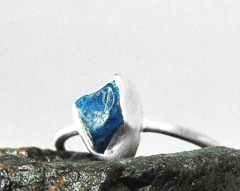SALE - Rough Apatite Ring in Sterling Silver - Satin Finish - Size 7