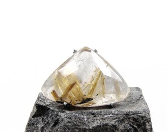 Golden Rutilated Quartz Ring in Sterling Silver - US Size 9