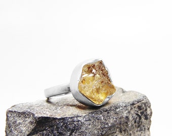 Raw Citrine Ring in Sterling Silver - Rough Stone Jewelry - US Size 6 , 7 , 8 , 9 - Large Chunky Modern Cocktail Ring