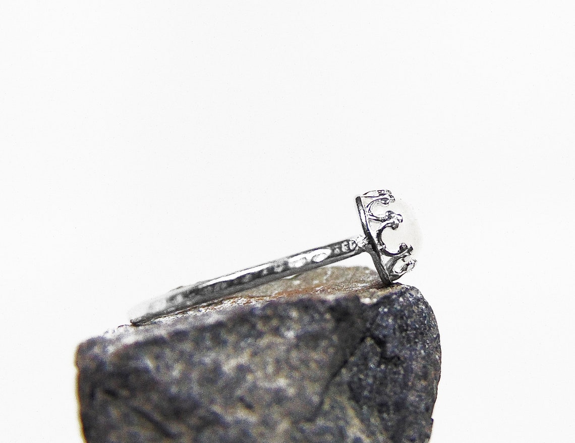 •RAINBOW MOONSTONE - MEDIUM FANG• silver ring (size 7.25)