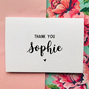 Tarjeta de agradecimiento personalizada con caligrafía