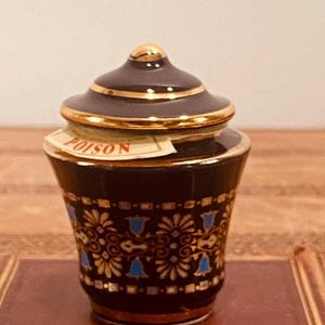 ヴィンテージの小さな丸い青い花飾りのギリシャ風陶器の香水瓶 - Etsy 日本