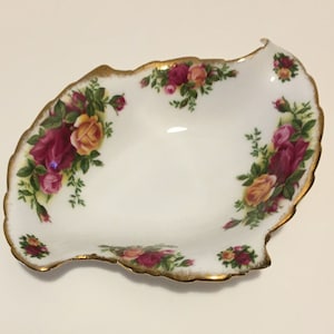 Royal Albert  - Old Country Roses -  Bone China -   Candy Dish- Relish - Side - Nut -Vintage  - 1990s