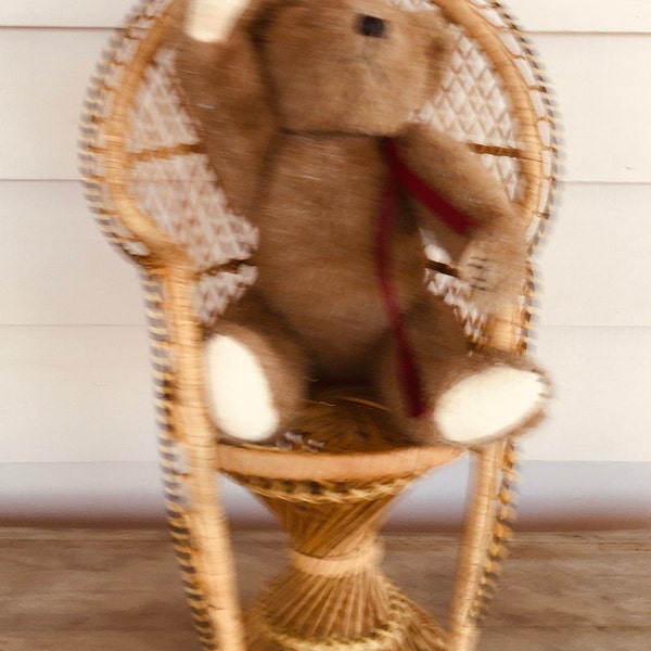 Vintage rotan pauw stoel - poppenstoel - kids play - 16 "hoog - plant stand - rieten teddy stoel