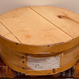 Vintage Seymour Woodenware Co Natural Bentwood Round Cheese Box  Shaker Style  Primitive Farmhouse
