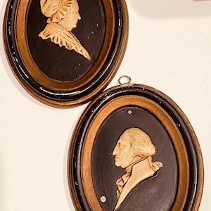 Pair of Oval Colored Chalk Pictures of George and Martha Washington - Vintage