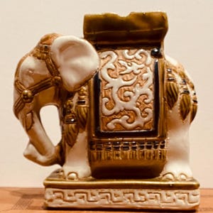 Pottery Elephant Ashtray - Vintage - Desk Accessories - Bookend -Home Decor-  Shelf Display - Collectible