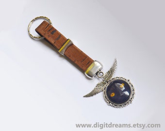 Ma62: Angels with Paws - Yellow-Eyed Black Cat Pendant/keychain