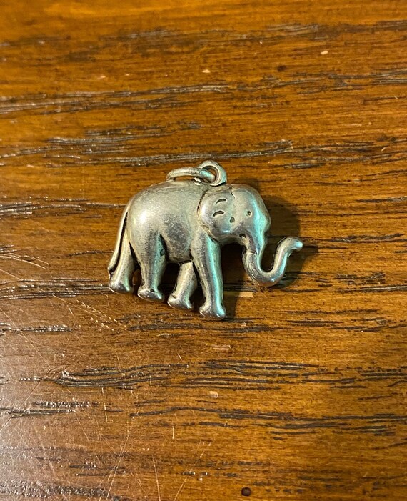 Silver Elephant charm vintage - image 2