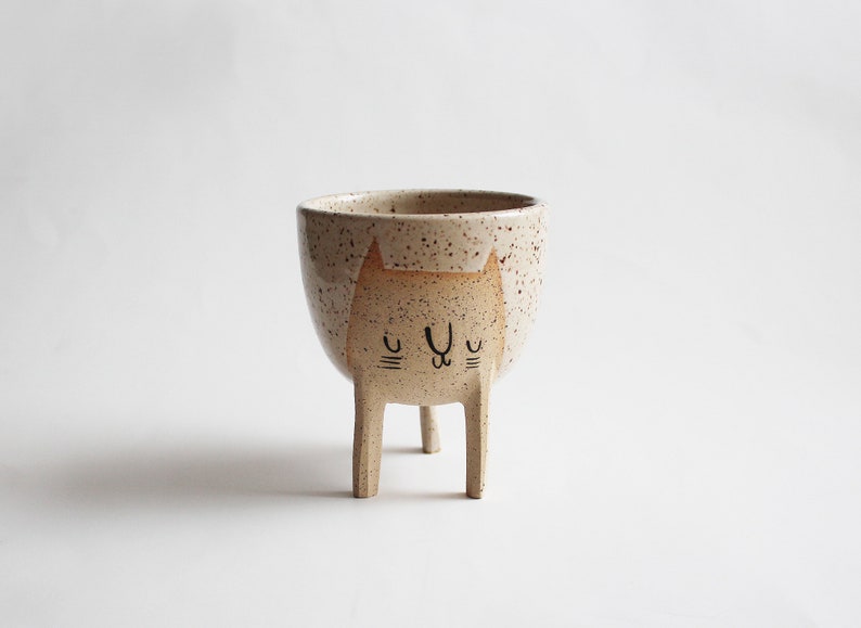 Ready to ship Small Three-legged Cat Planter in Speckled Clay, 3.75 tall by Beardbangs Rustic, handmade image 2