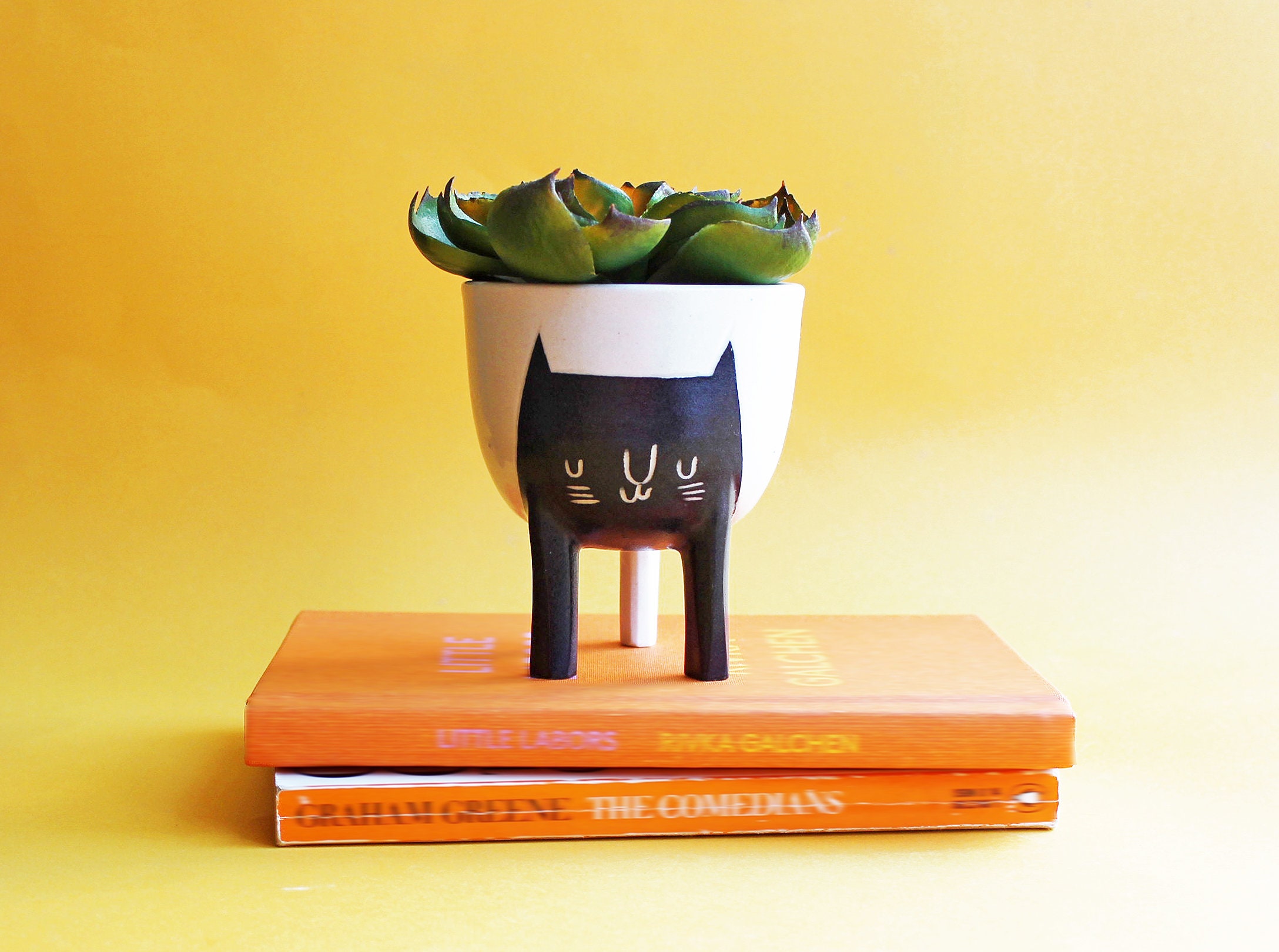 Prêt à Expédier Petite Jardinière Trois Pattes avec Chat Noir sur Blanc Par Beardbangs Ceramics