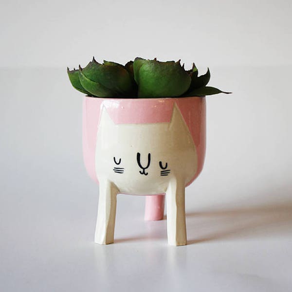 Reserved for Shastasho: Small Three-legged Cat Planter in Baby Pink (free shipping)