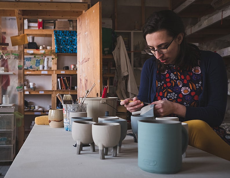 Ready to ship Small Three-legged Planter with Pink Cat and Black Flower by Beardbangs Ceramics image 8