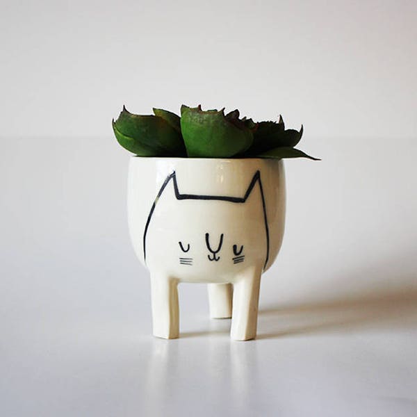 Ready to ship! Small Three-legged Cat Planter in White (free shipping) by Beardbangs Ceramics!