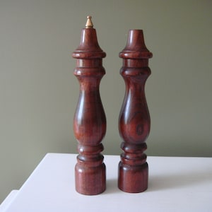 Moedor de pimenta de madeira vintage e saleiro - Fabricado no Japão - 12 1/4&quot; de altura