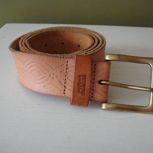 Vintage Levi&#39;s Leather Belt - Size 42 - 100% Leather Belt