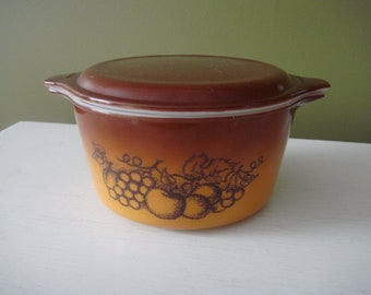 Vintage Pyrex Old Orchard Casserole Dish - #473 1 QT - 1970s