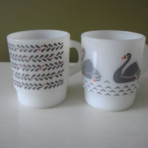 Vintage Termocrisa Milk Glass Mug Set - Set of 2
