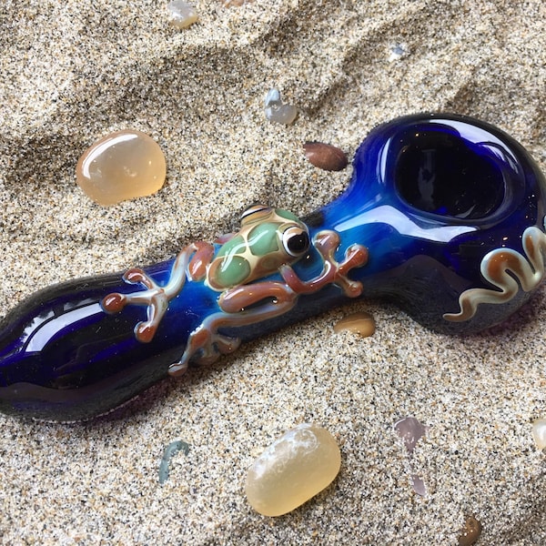 Cobalt Frog Pipe