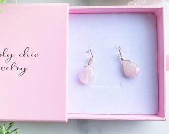 Pendientes colgantes de cuarzo rosa: alambre relleno de oro, cristales de amor propio