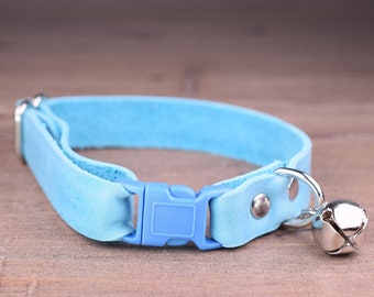 Collier de chat en cuir bleu, collier de chat échappé sûr et personnalisé, collier de chaton, collier de chat personnalisé, collier en cuir fait main pour chats