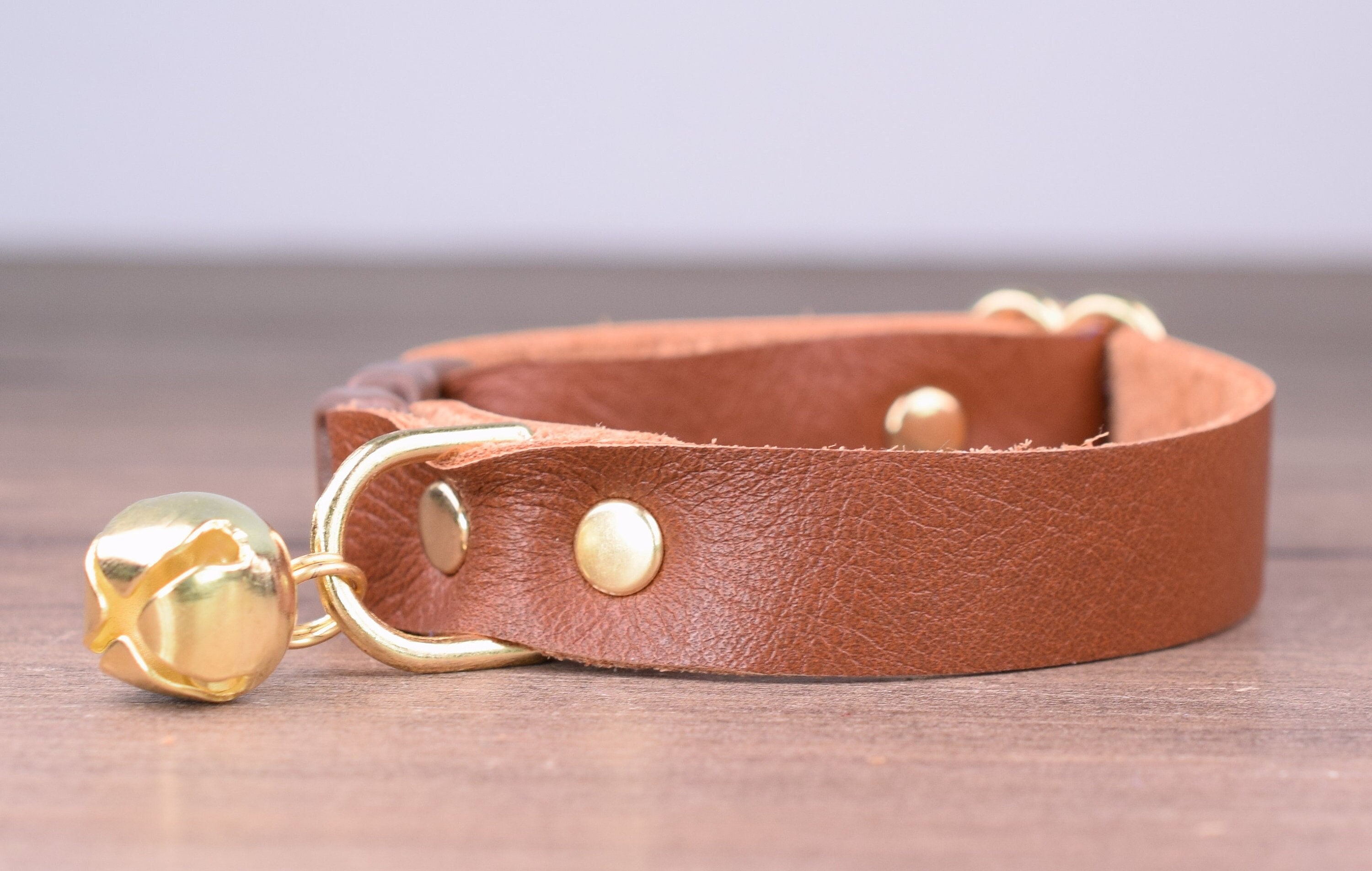 Soft Leather Cat Collar, Briar Brown Leather Collar for Cats and Kittens, Safe Breakaway Cat Collar with Bell