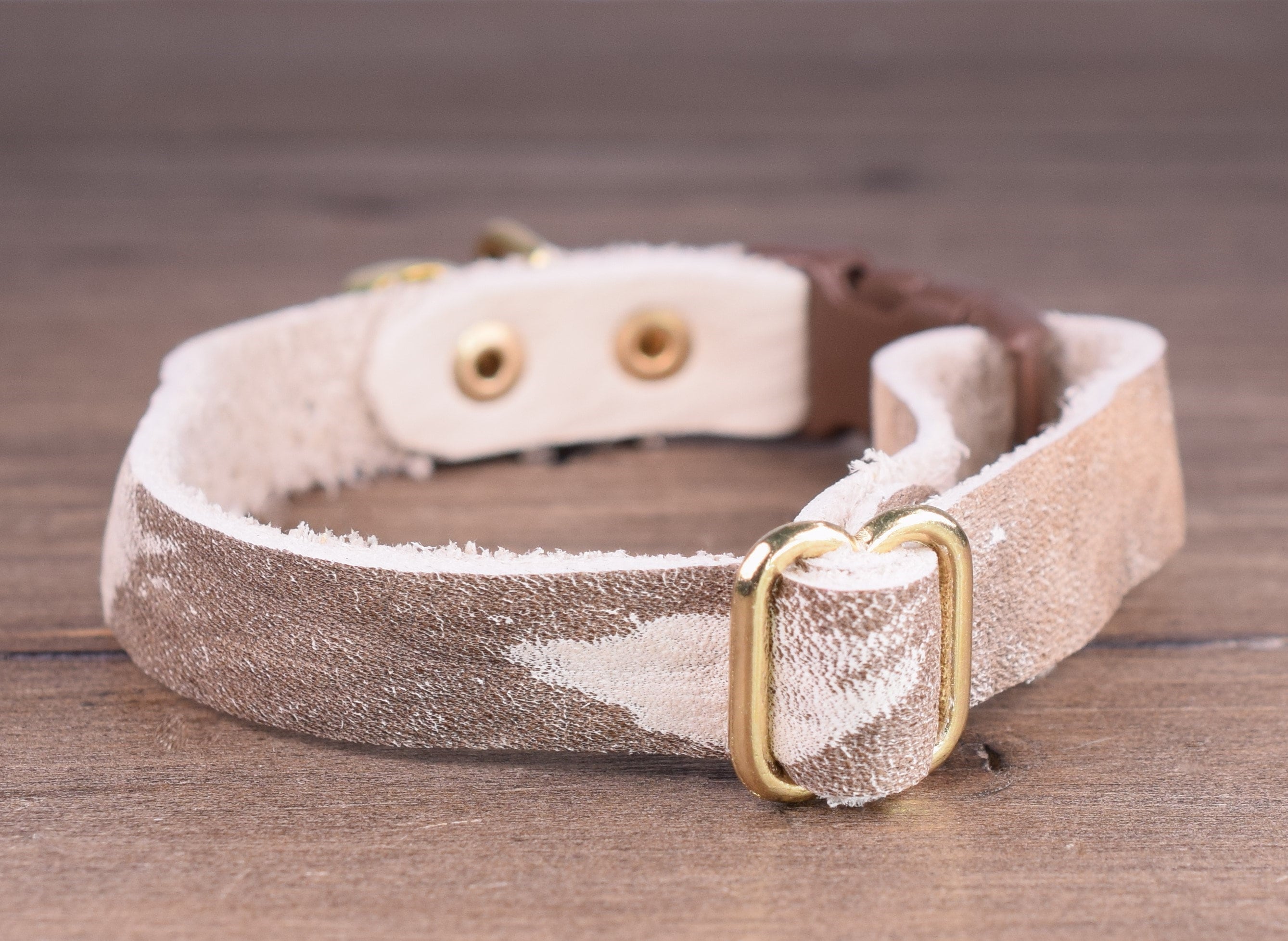 Breakaway Katzenhalsband Aus Echtleder – Weich, Verstellbar 20-30 Cm, Mit Sicherheitsschnalle & Abnehmbarer Glocke, 13 Farben