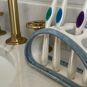 Toothbrush Holder Ceramic in White and Bright Peacock Blue