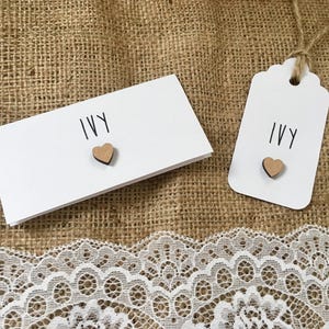 Paquete de 10 tarjetas de lugar con forma de corazón rústico para bodas, eventos, estilo shabby chic
