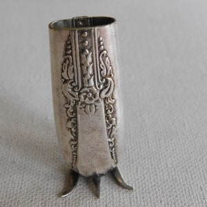 Silver Detailed Floral Standing Toothpick Holder