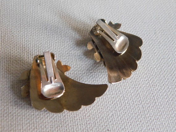Shiny Gold Wings Leaves Fanned Clip On Earrings - image 4