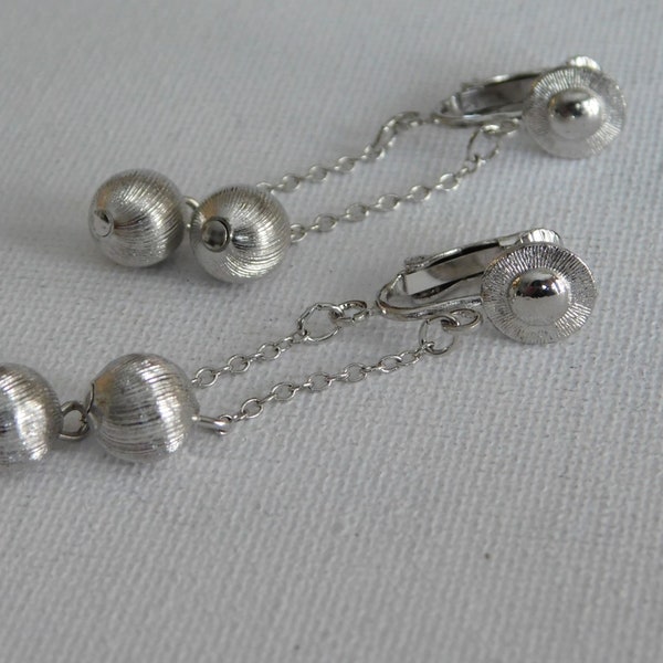 Tabono Drop Chain Earrings main image 1