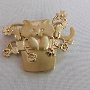 Shiny Gold Matte Cat In Basket AJC Brooch Signed