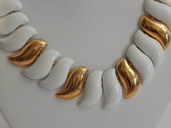 Vintage Napier White and Gold Thick Chunky Neckla… - image 4
