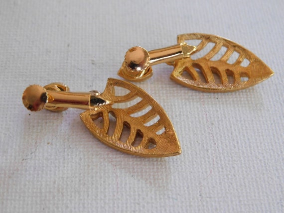 Gold Dangle Drop  Openwork V Shaped Geometric Ear… - image 6